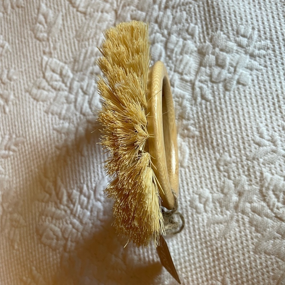 Rosie True bamboo sisal brush - Picture 2 of 3